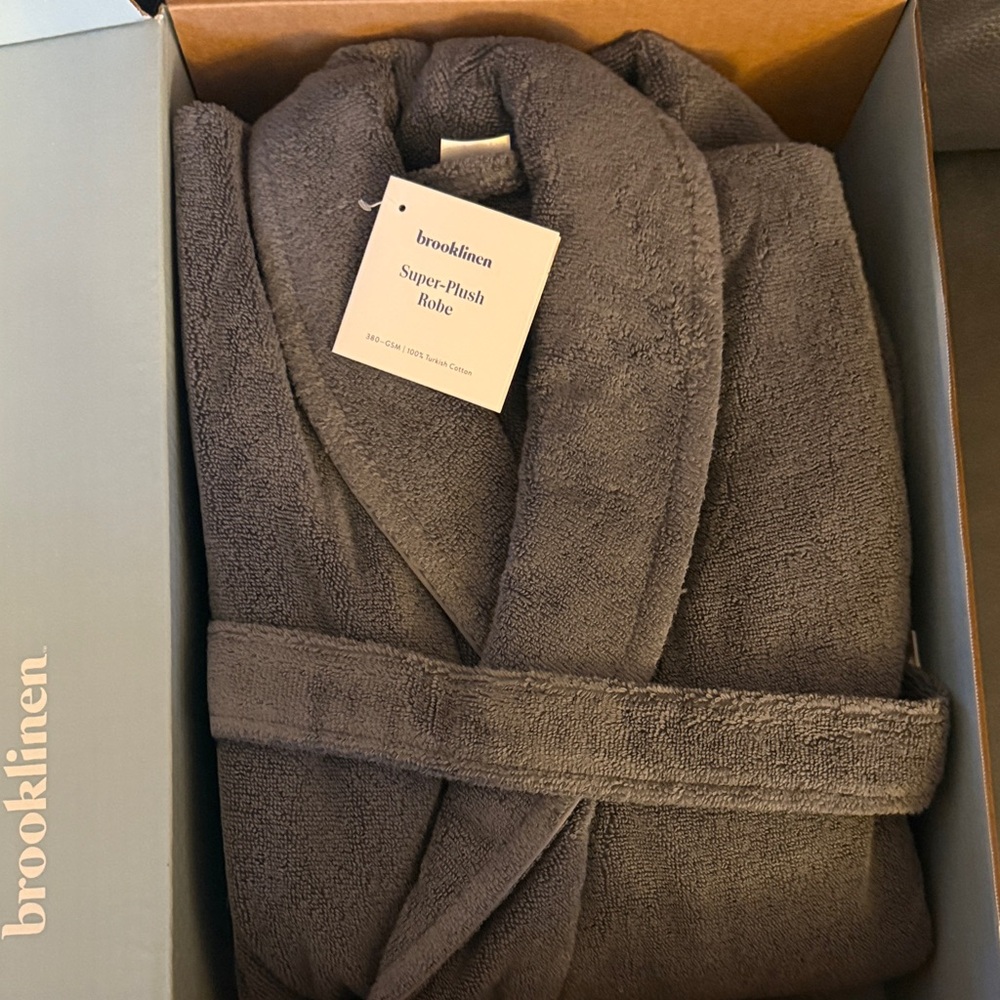 Brooklinen Super-Plush Charcoal Robe